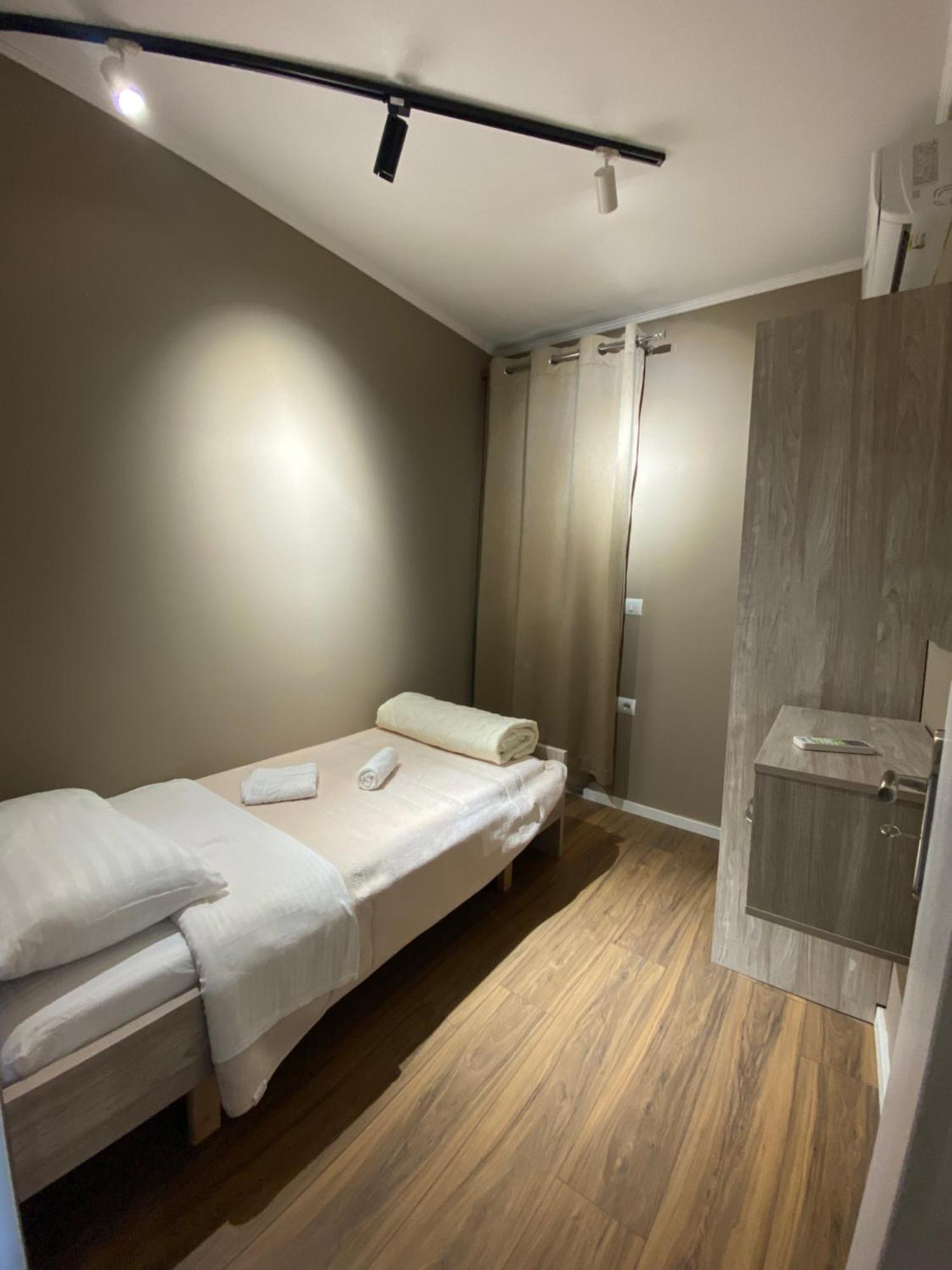 Gjirokastër Novs Apartment3 מראה חיצוני תמונה